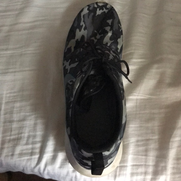 NIKE ROSHE RUN GREAT CONDITION - Picture 2 of 3